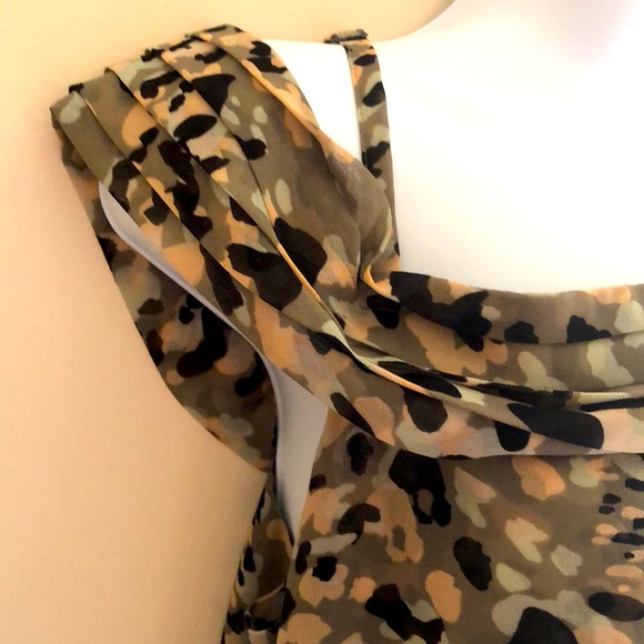Cabi off Shoulder ladies soft camouflage shirt - Picture 3 of 4